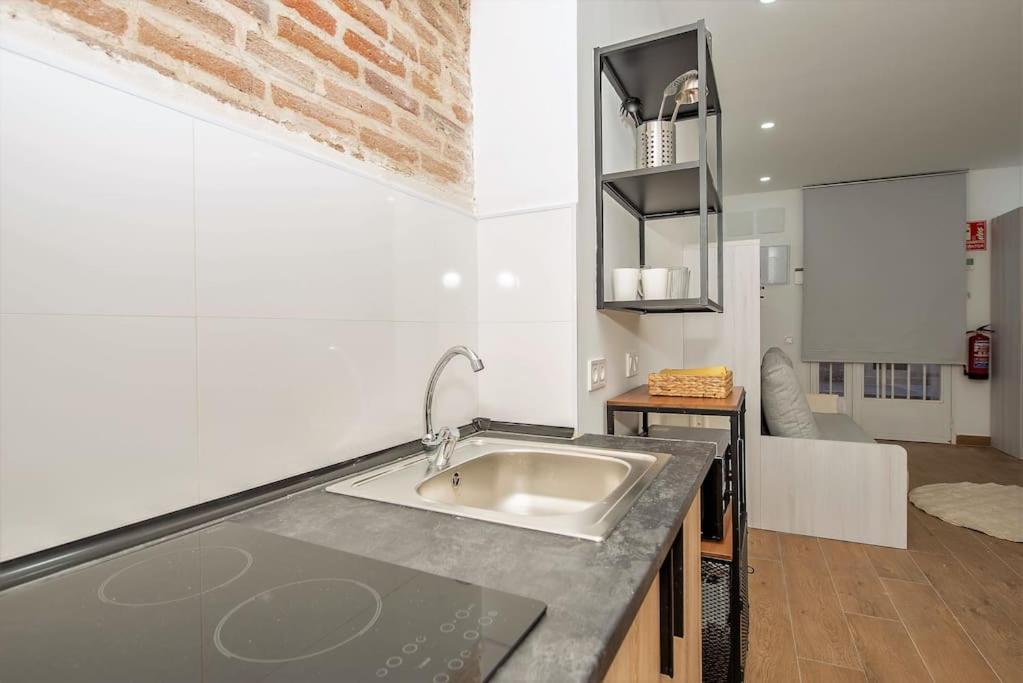 Estudio En Palacio La Latina Мадрид Экстерьер фото